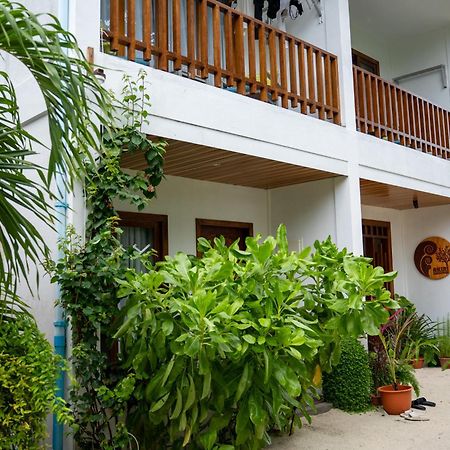 Отель Akiri Dhigurah Дигура Экстерьер фото